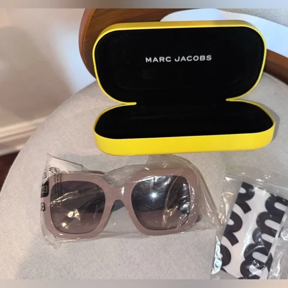 Marc Jacobs Oversized Beige & Gray Gradient Sunglasses ✨ Retail: $240 NIB - Picture 6 of 12